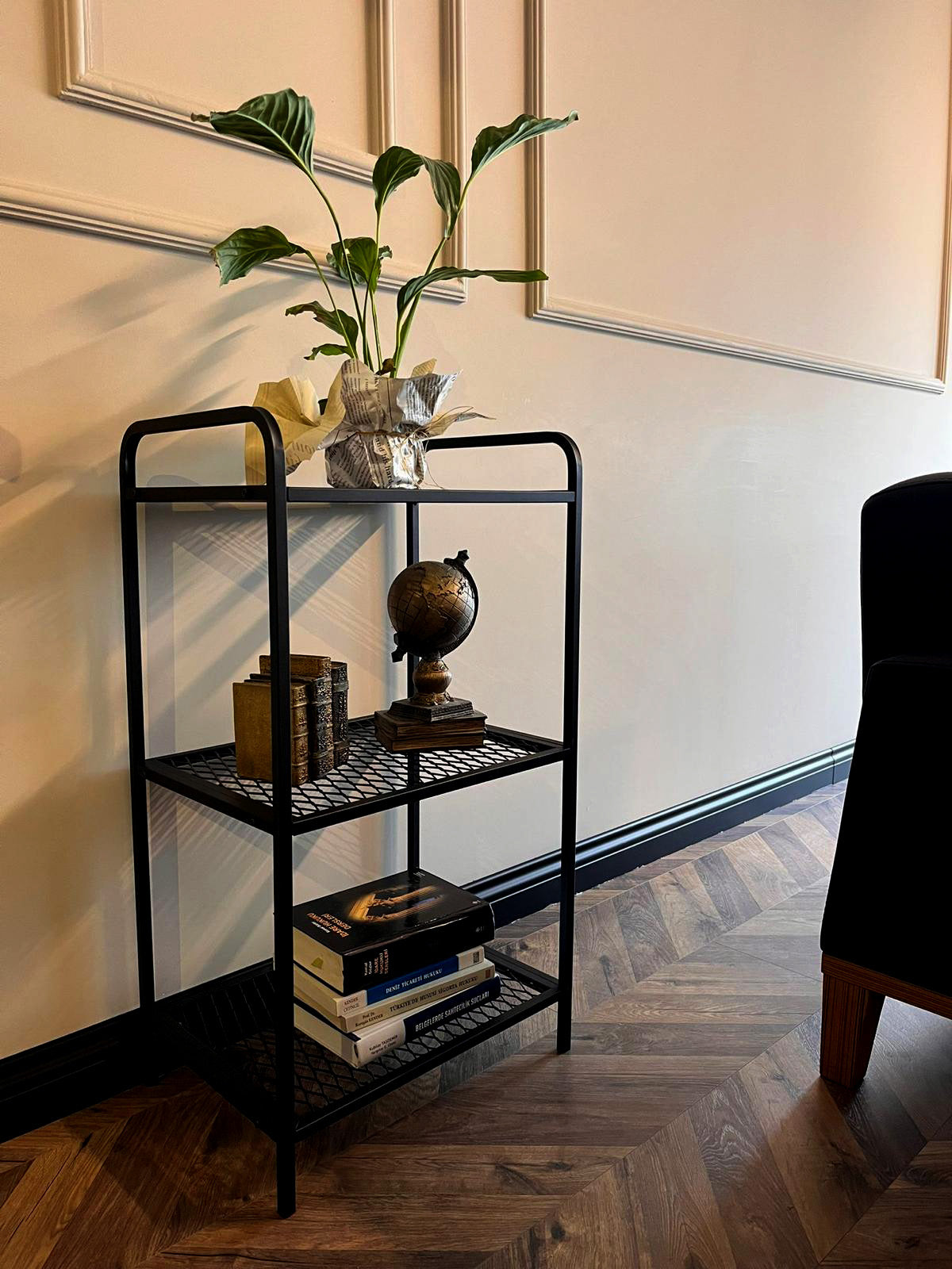 🏠 Çok Amaçlı Metal Raf – Endüstriyel Tasarım 🌟