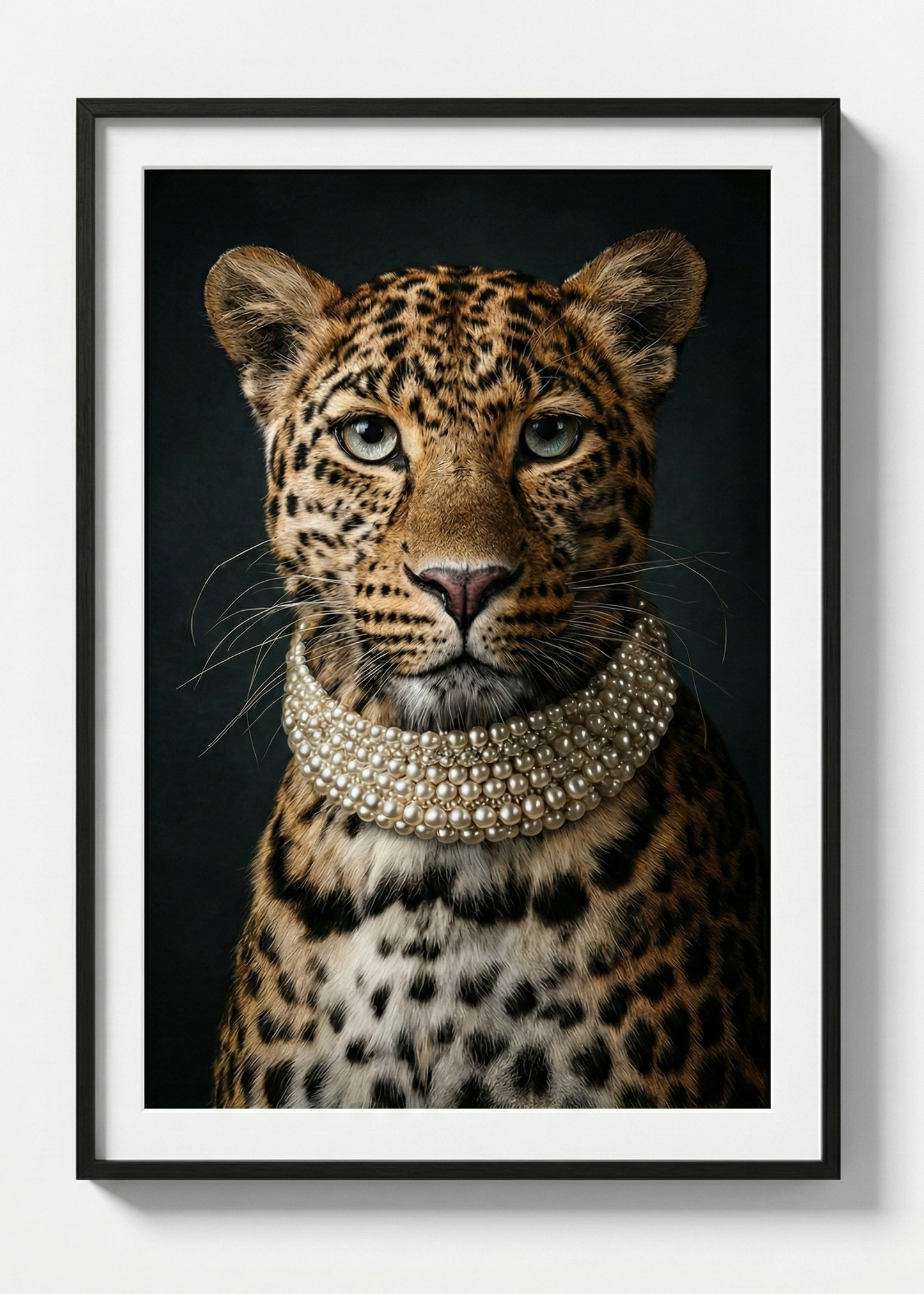 İnci Kolyeli Leopar Asalet Serisi Çerçeveli Tablo - Lüks Duvar Dekoru