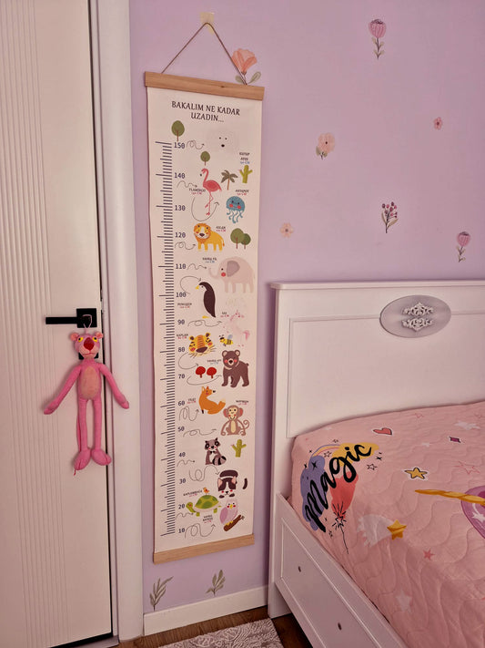 Hayvanlı Kanvas Boy Ölçer Cetvel – Ahşap Çıtalı, Asmaya Hazır (10–150 cm)