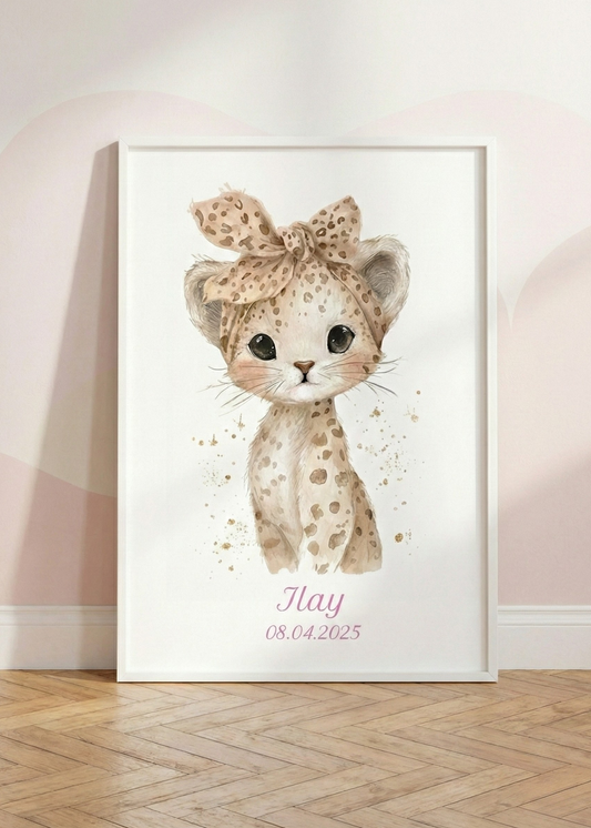 Kişiye Özel İsim ve Tarihli Bebek Odası Çerçeveli Tablo - Sevimli Leopar Tasarım