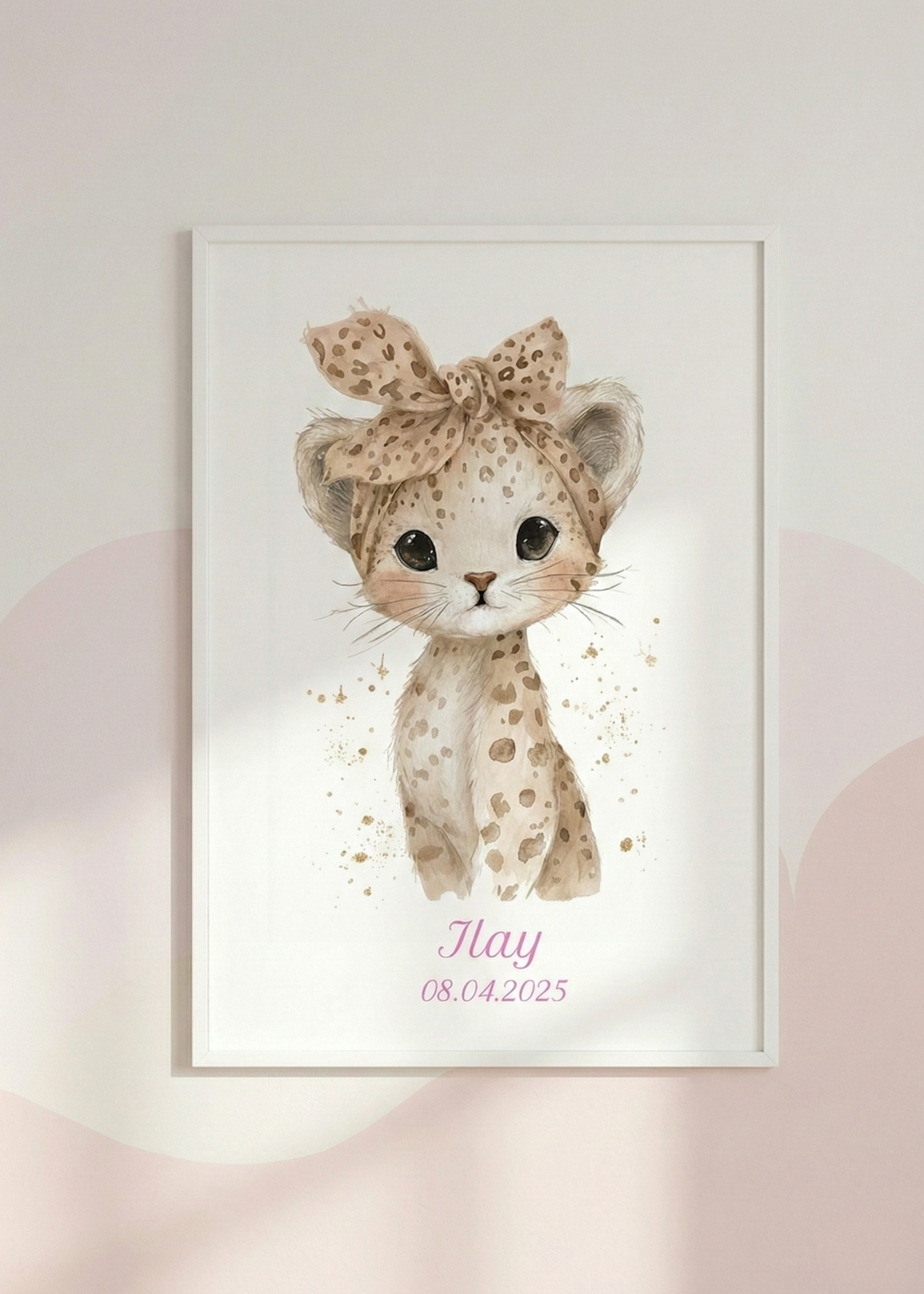 Kişiye Özel İsim ve Tarihli Bebek Odası Çerçeveli Tablo - Sevimli Leopar Tasarım
